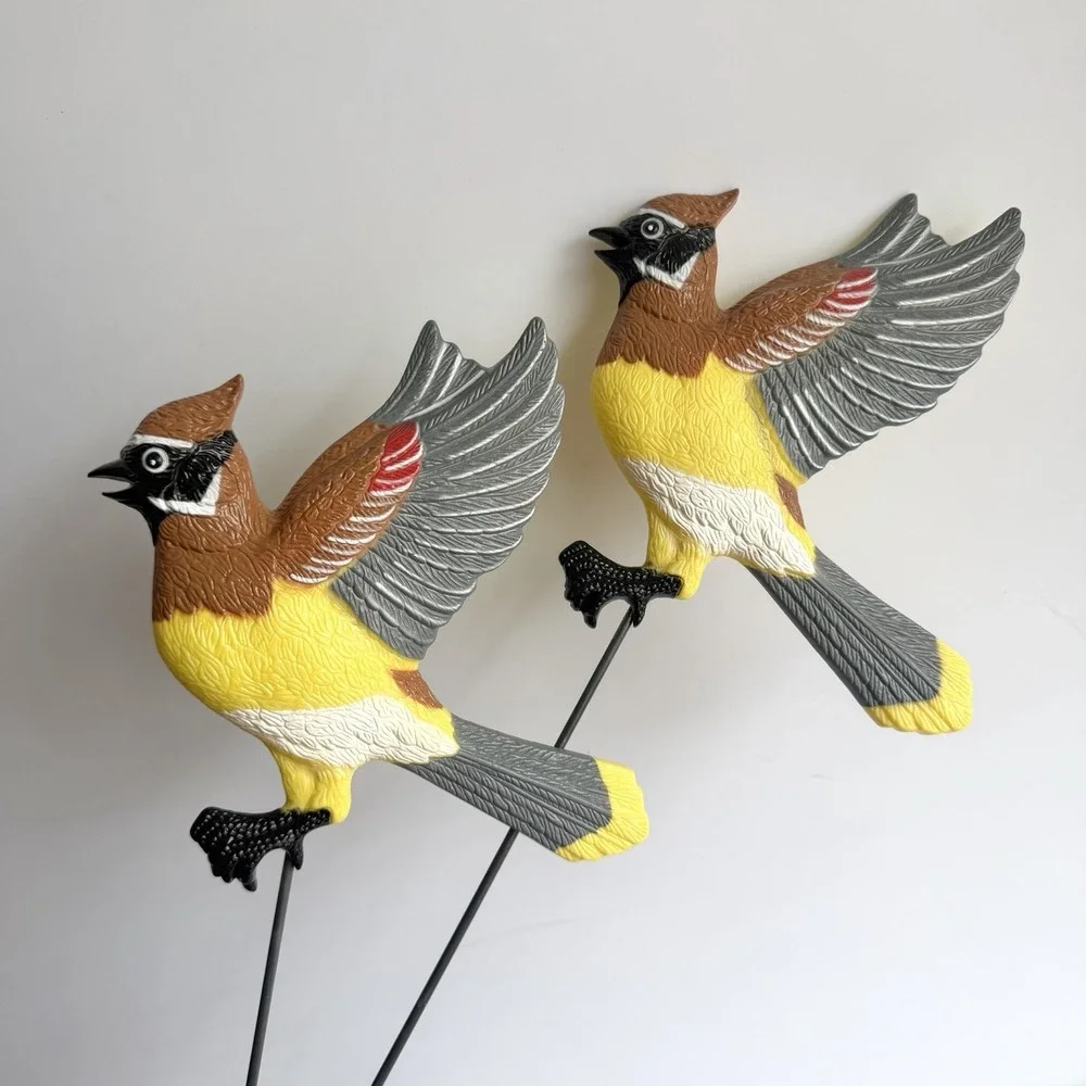 (2) VTG Artline Yard Ornaments Bird Garden‎ Stake Patio Decor Cedar Waxwing 1989